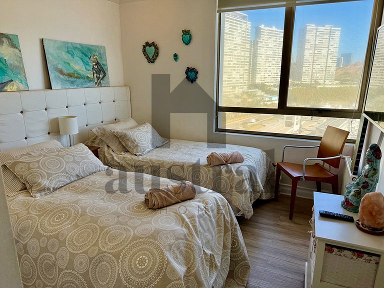 Spacious Apartment, Beautiful Decor and Ocean View