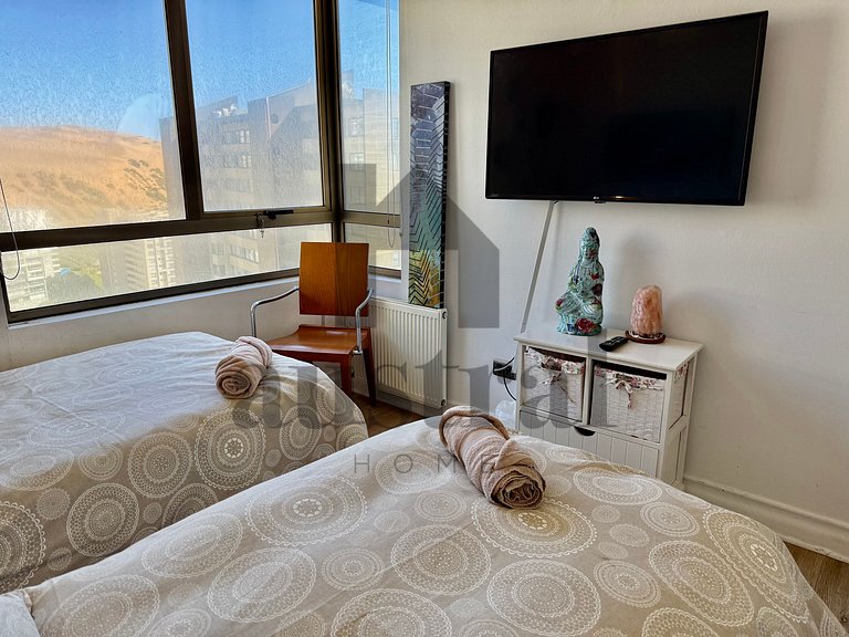 Spacious Apartment, Beautiful Decor and Ocean View