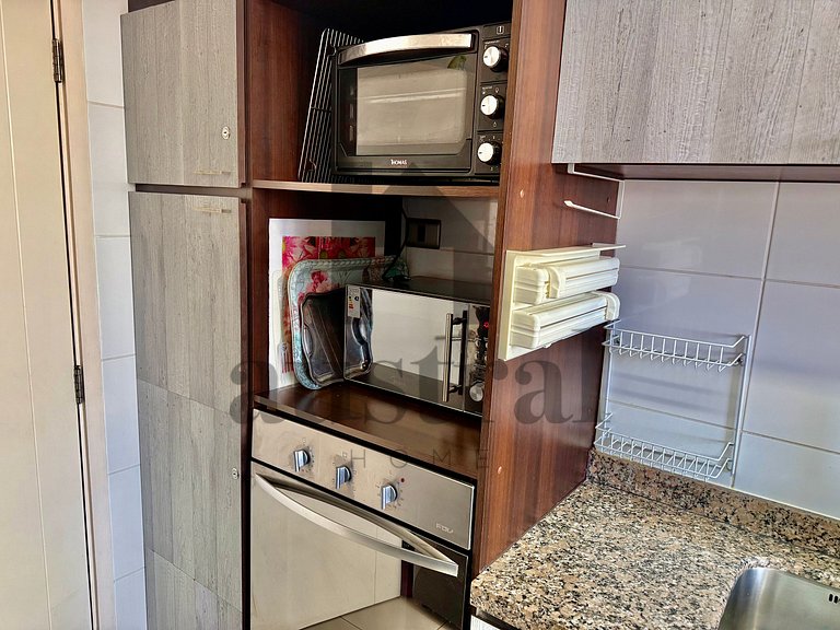 Spacious Apartment, Beautiful Decor and Ocean View