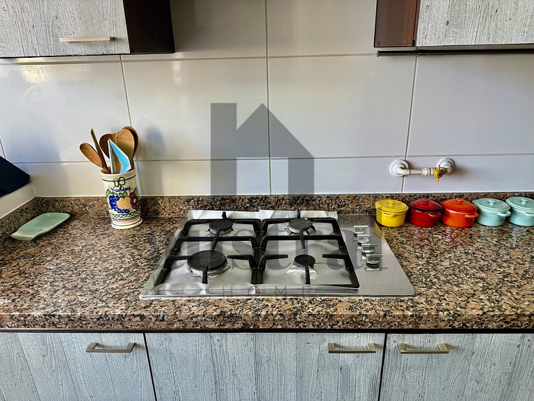 Spacious Apartment, Beautiful Decor and Ocean View