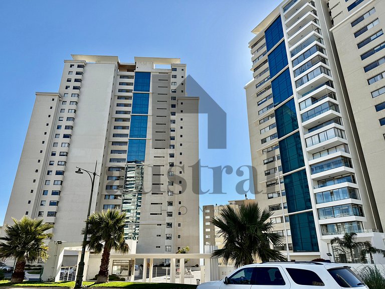 Spacious Apartment, Beautiful Decor and Ocean View