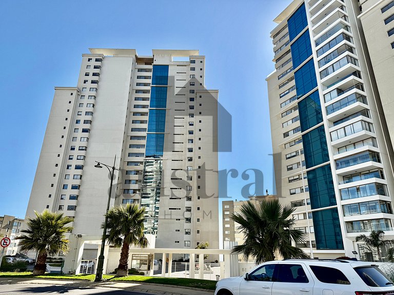 Spacious Apartment, Beautiful Decor and Ocean View