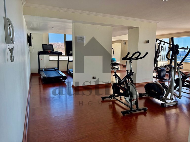 Spacious Apartment, Beautiful Decor and Ocean View