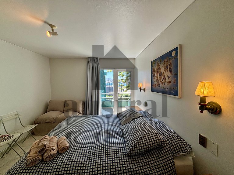 Spectacular apartment with full ocean views