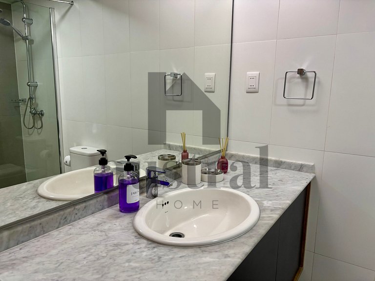 Spectacular apartment with full ocean views