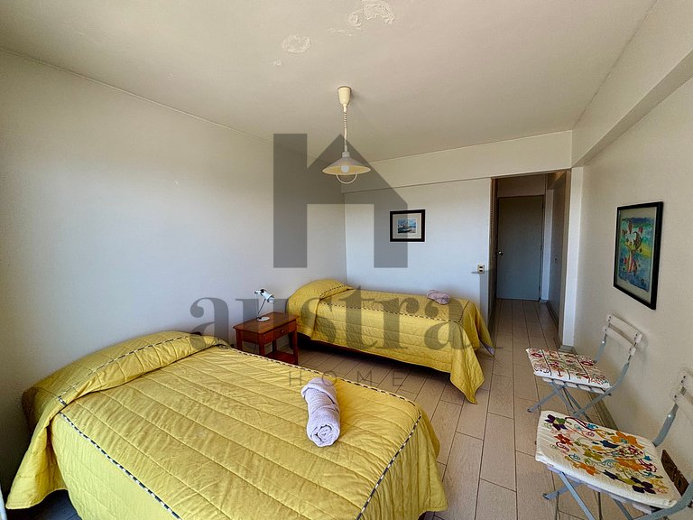 Spectacular apartment with full ocean views