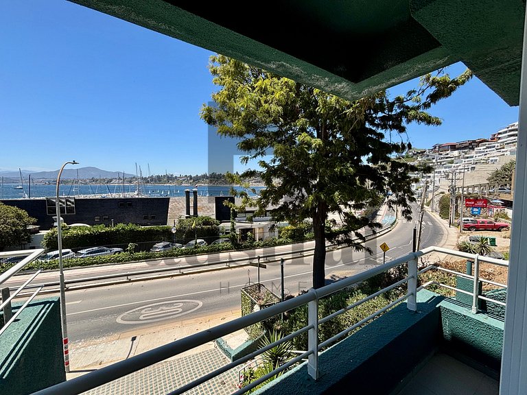 Spectacular apartment with full ocean views