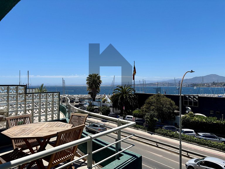 Spectacular apartment with full ocean views