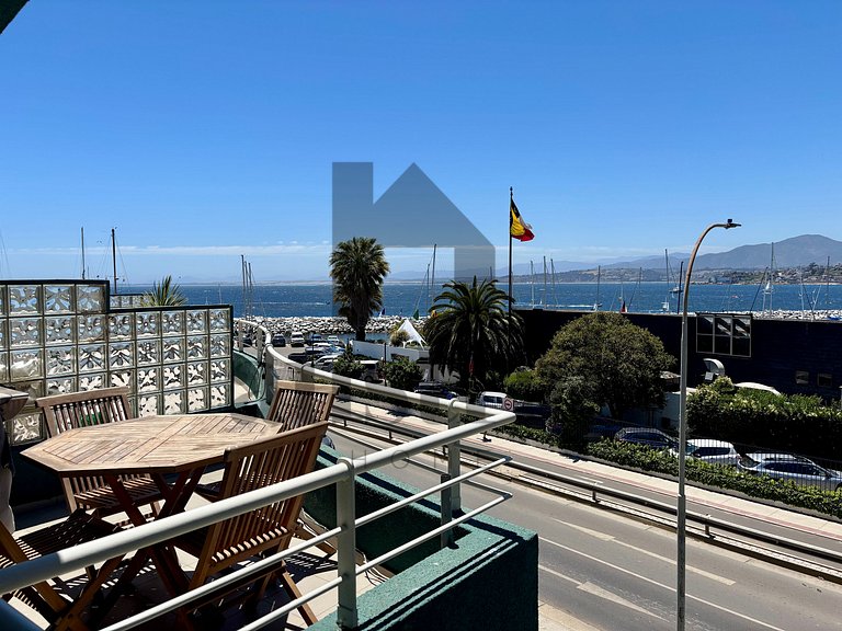 Spectacular apartment with full ocean views