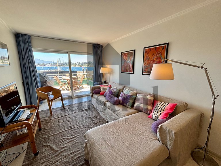 Spectacular apartment with full ocean views