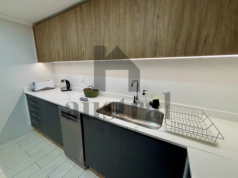 Spectacular apartment with full ocean views