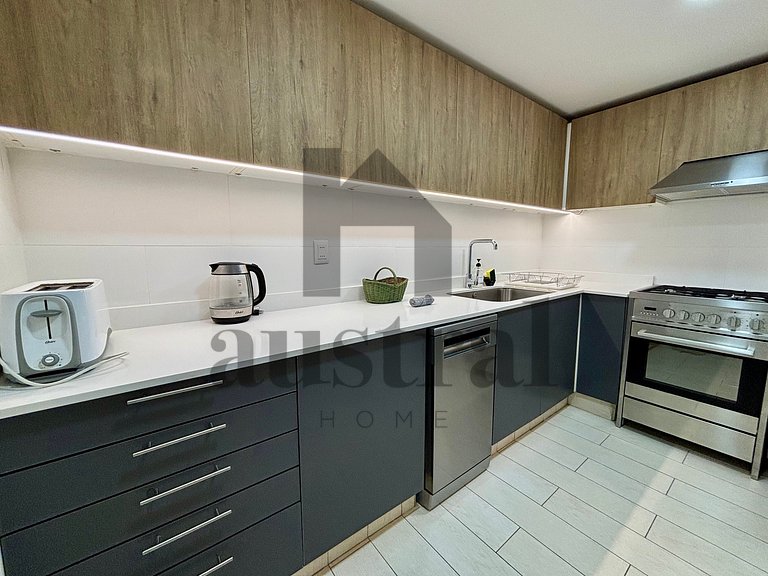 Spectacular apartment with full ocean views