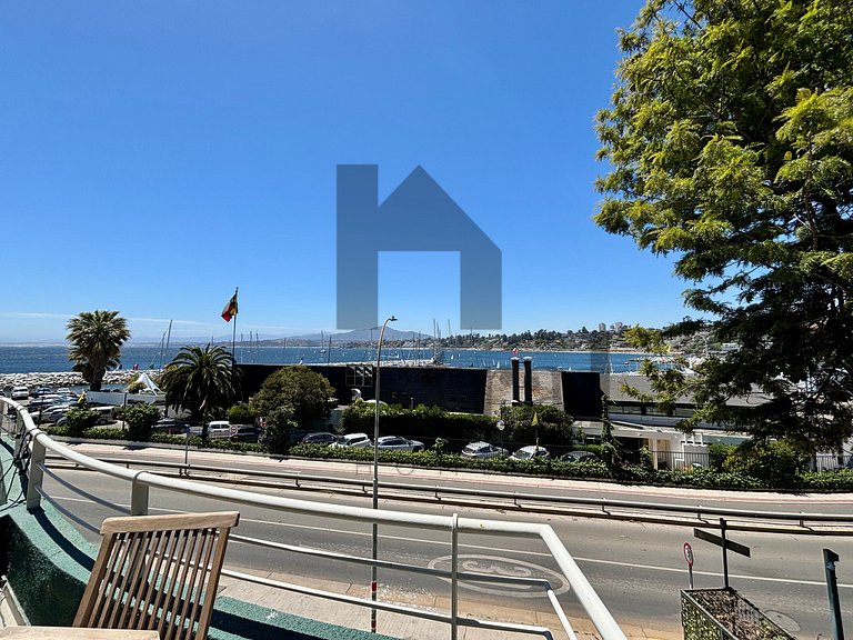 Spectacular apartment with full ocean views