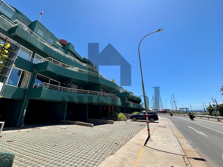 Spectacular apartment with full ocean views