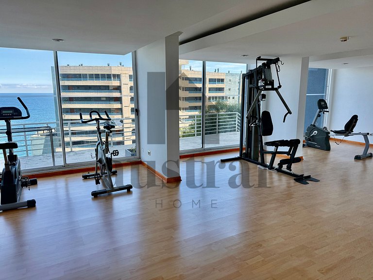 Beautiful apartment with ocean views at Euromarina