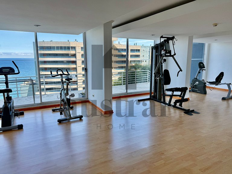 Beautiful apartment with ocean views at Euromarina