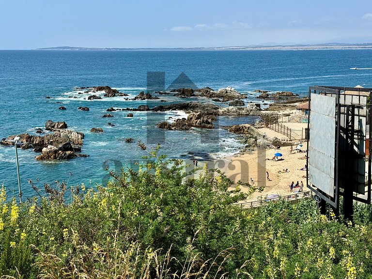 Clear view and close to the beach