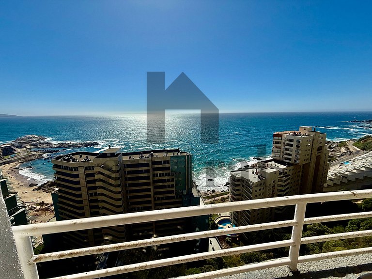 Vistas deslumbrantes do mar a partir da Euromarina