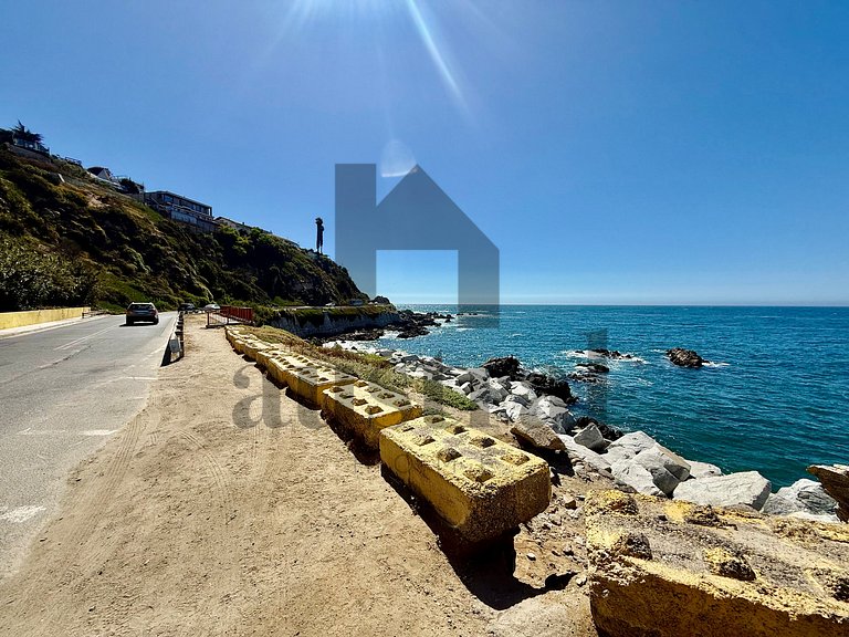 Primera linea frente a Playa Lilenes