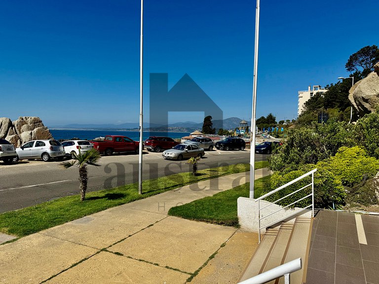 Primera linea frente a Playa Lilenes