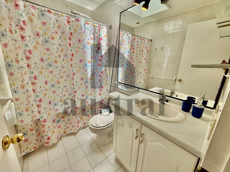 Hermosa Casa en Condominio con Vista al Mar