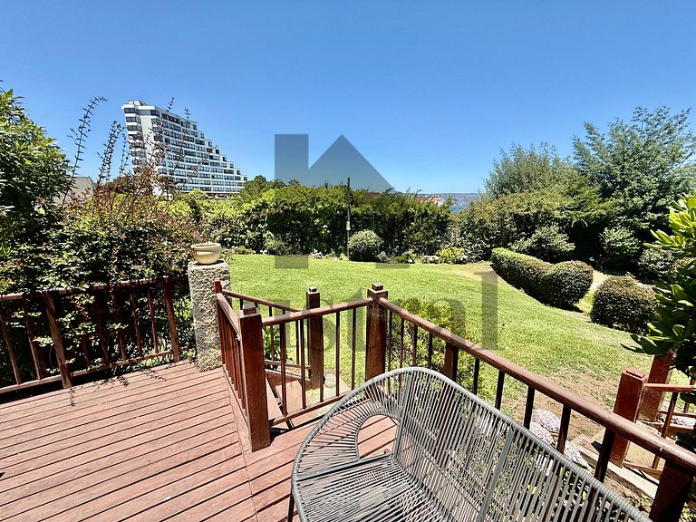 Linda casa com vista para o mar.