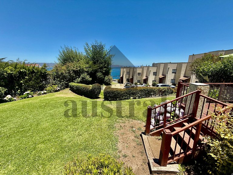 Hermosa Casa en Condominio con Vista al Mar