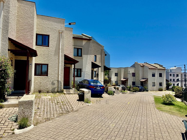 Hermosa Casa en Condominio con Vista al Mar