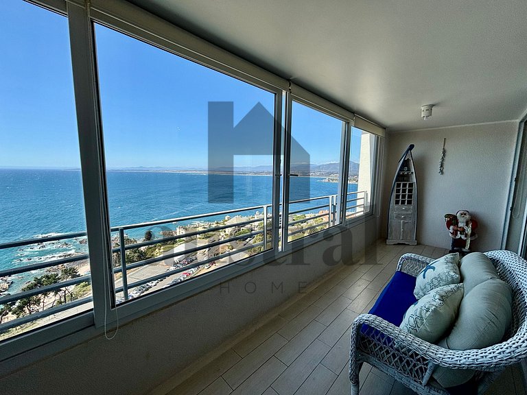 Sensational apartment with a view and heated pool