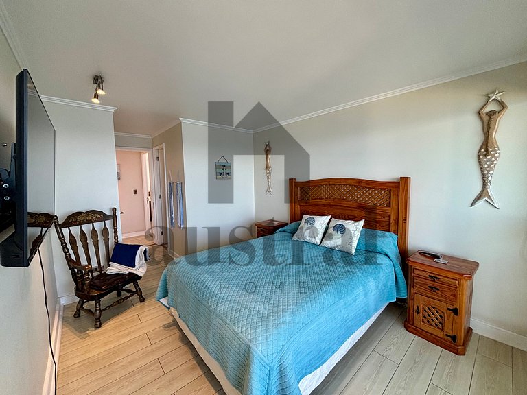 Sensational apartment with a view and heated pool