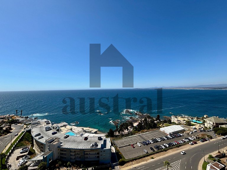 Sensacional com vista e piscina aquecida.