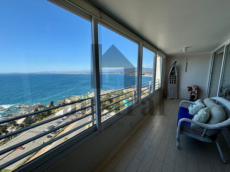 Sensational apartment with a view and heated pool