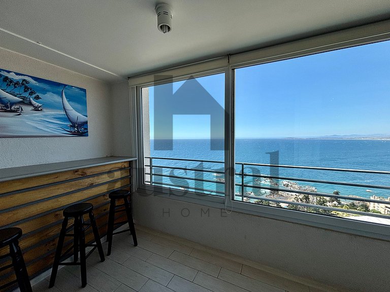 Sensacional com vista e piscina aquecida.