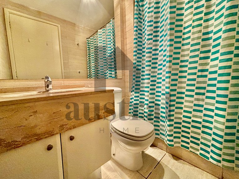 Apartamento com Vista Despejada para o Mar