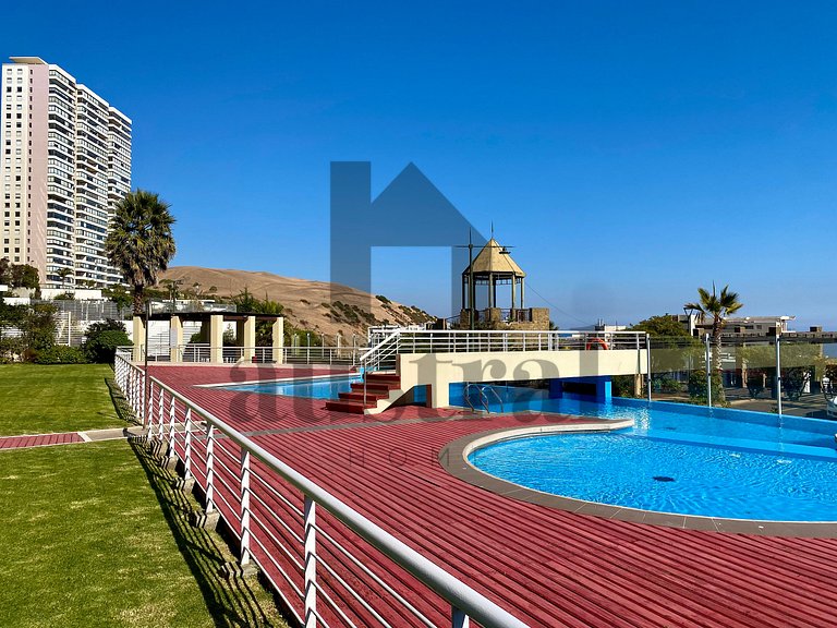 Apartamento com Vista Despejada para o Mar