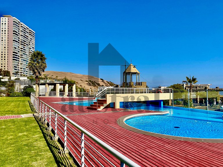 Apartamento com Vista Despejada para o Mar