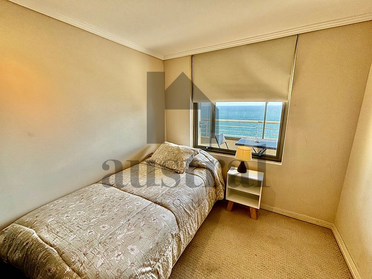 Apartment with Clear Ocean View