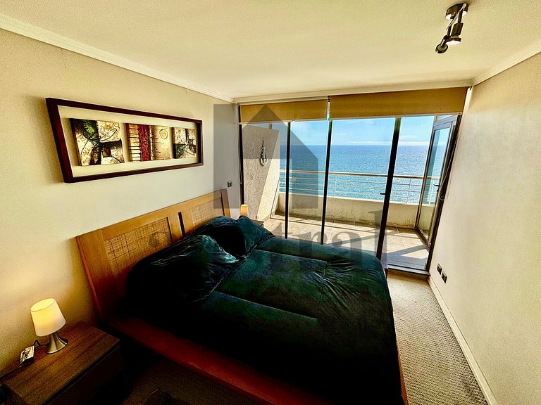 Apartamento com Vista Despejada para o Mar