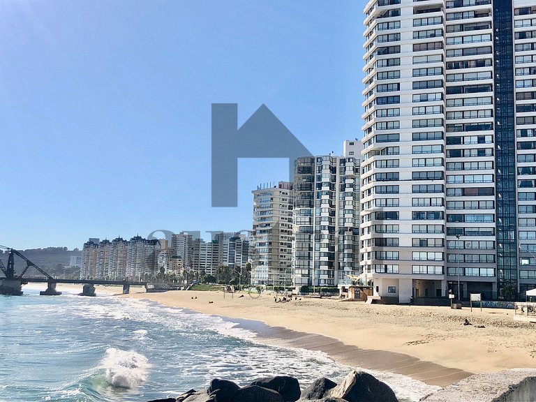 Experience Av San Martin and the Beach