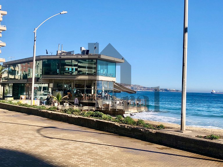 Experience Av San Martin and the Beach