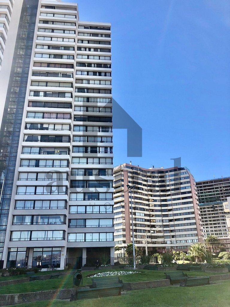 Conheça a Av. San Martín e a Praia