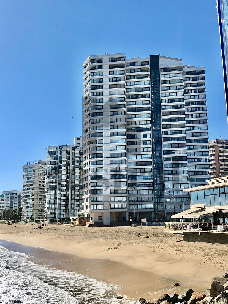 Conheça a Av. San Martín e a Praia