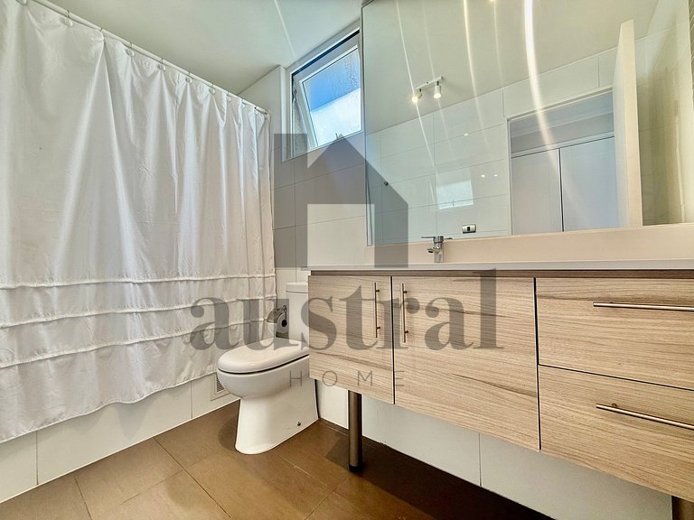 Spacious and Extraordinary Sea View