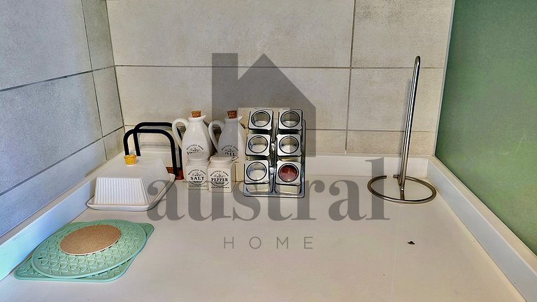 Moderno em frente à estação de metrô Ñuble