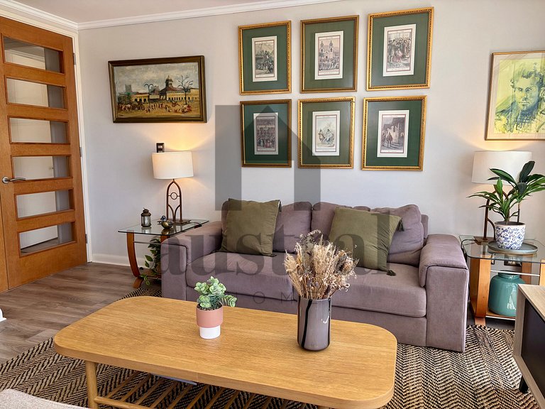 Apartamento maravilhoso e espaçoso na Montemar.