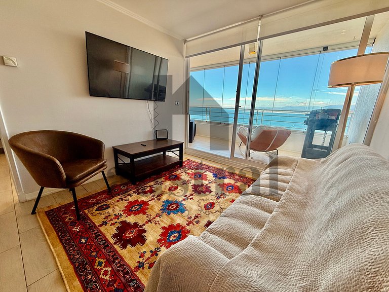 Apartment with ocean view and heated pool