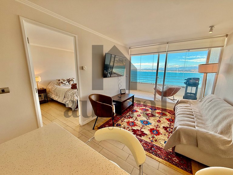 Apartment with ocean view and heated pool