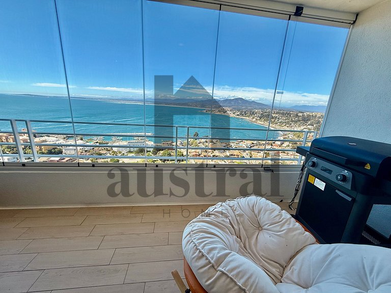 Apartment with ocean view and heated pool