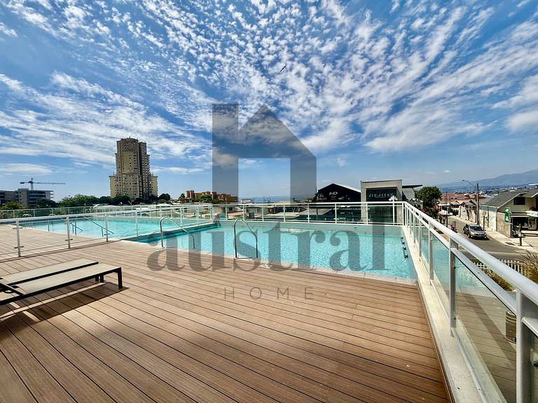 Apartment with ocean view and heated pool