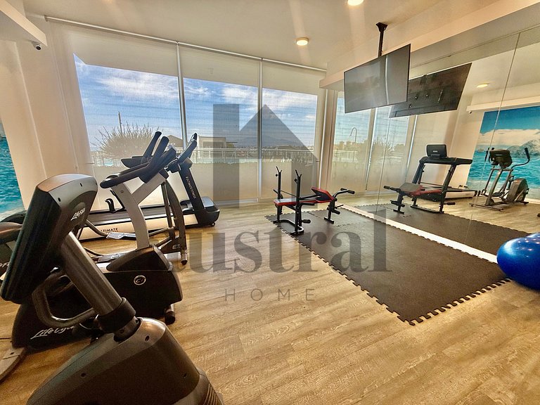 Apartment with ocean view and heated pool